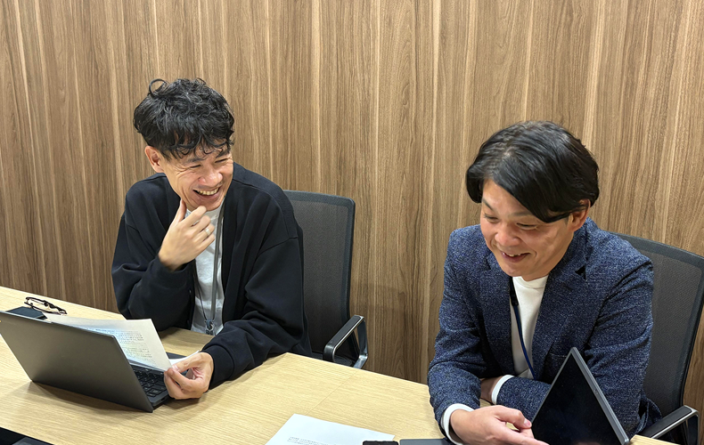 株式会社ロッテホールディングス 総務部（左）グローバル総務課 課長 隅田 周作様（右）副部長 久留間 哲史 様原田 浩平様