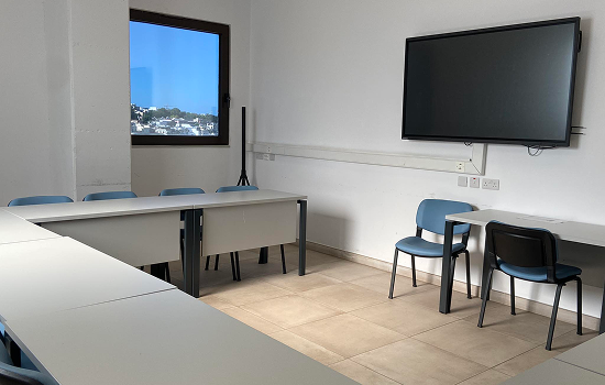 建国大学（学校外観）