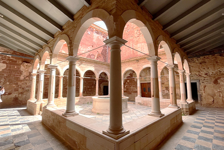 エスカラデイ修道院（イメージ）