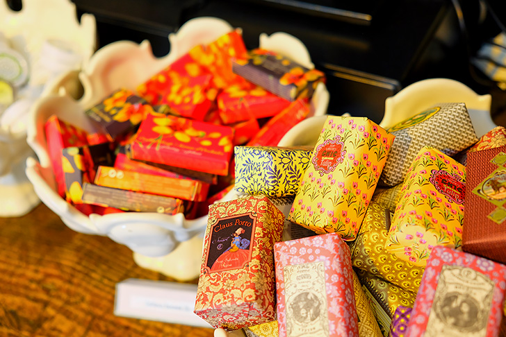 お土産のイメージ写真