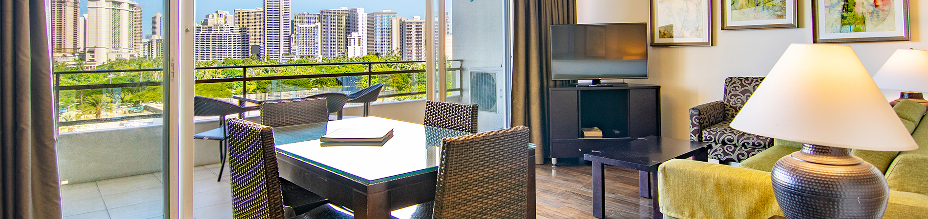 リージェンシー・オン・ビーチウォーク・ワイキキ by アウトリガー