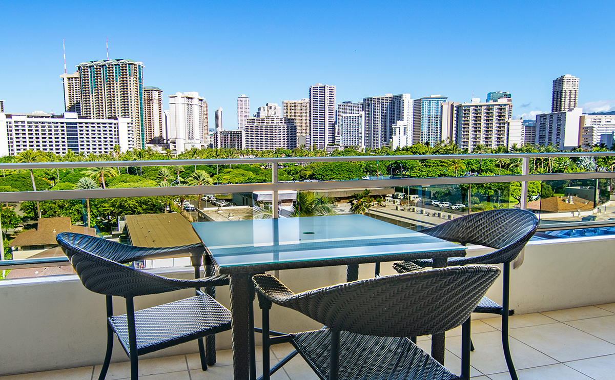 リージェンシー・オン・ビーチウォーク・ワイキキ by アウトリガー