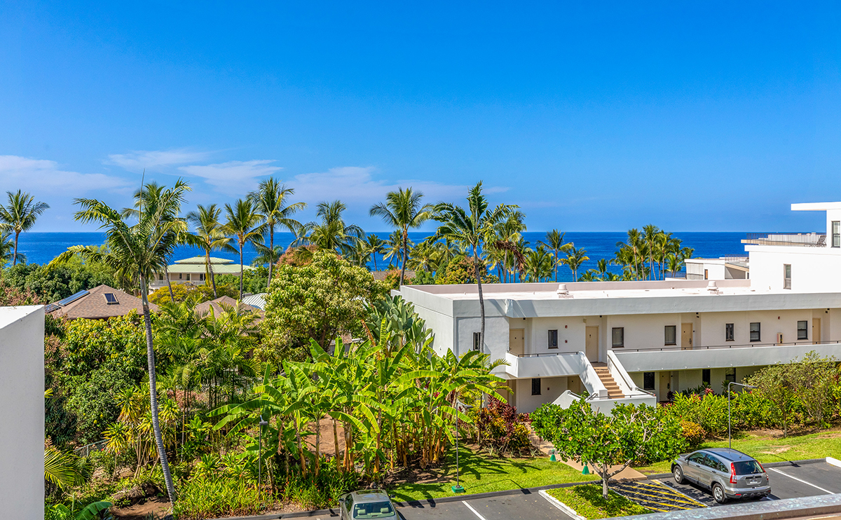 ロイヤル・シー・クリフ・コナ by アウトリガー