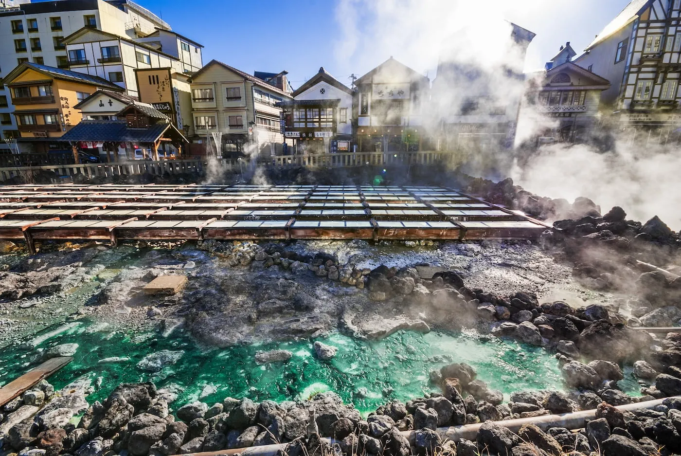 草津温泉　湯畑