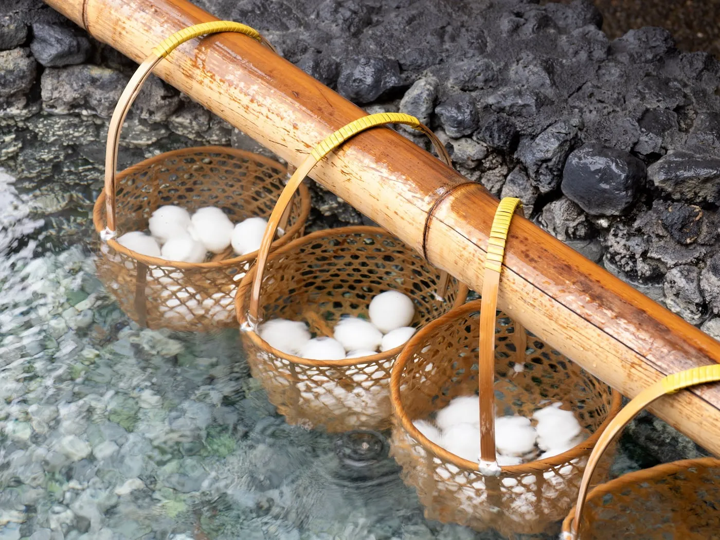 草津温泉　温泉卵