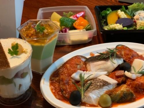 12人で、グループ貸切旅行❣️