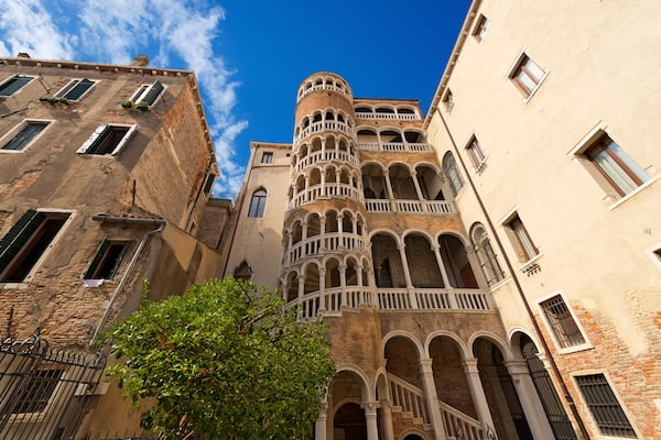 コンタリーニ・デル・ボヴォロ宮