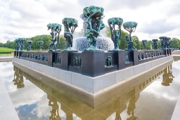 フログネル公園（ヴィーゲラン彫刻公園）