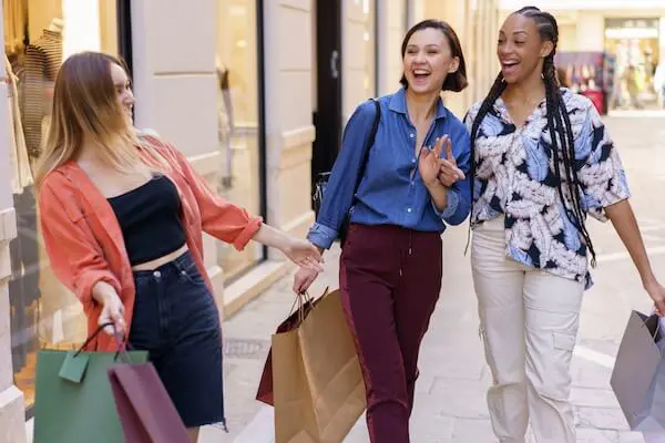 ショッピングを楽しもう