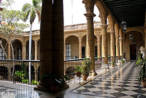 市立博物館(旧総督官邸)