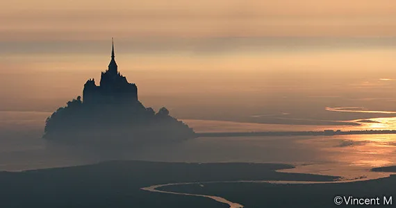 潮の満ち引き（イメージ）