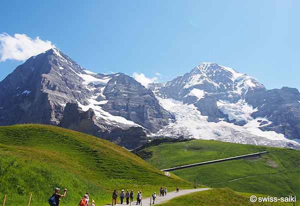 ハイキング(イメージ)