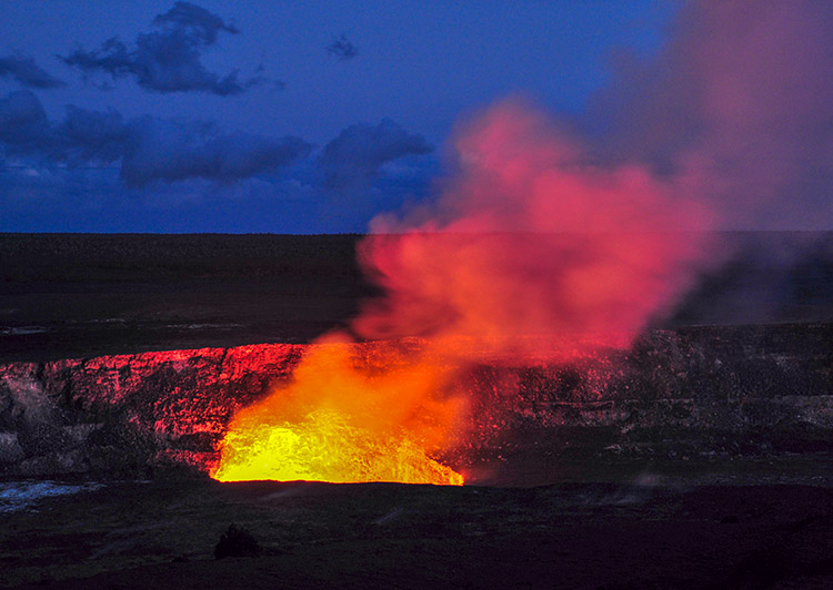 キラウエア火山火口