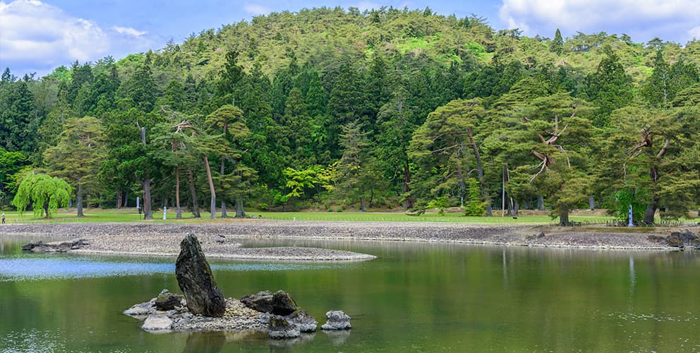 平泉仏国土浄土を表す建築庭園及び考古学的遺跡群