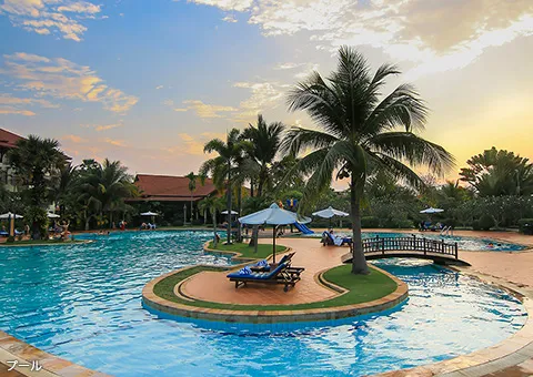写真:ホテル「アンコールパレス リゾート&スパ」プール