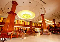 写真:ホテル「プリンス アンコール ホテル&スパ」ロビー