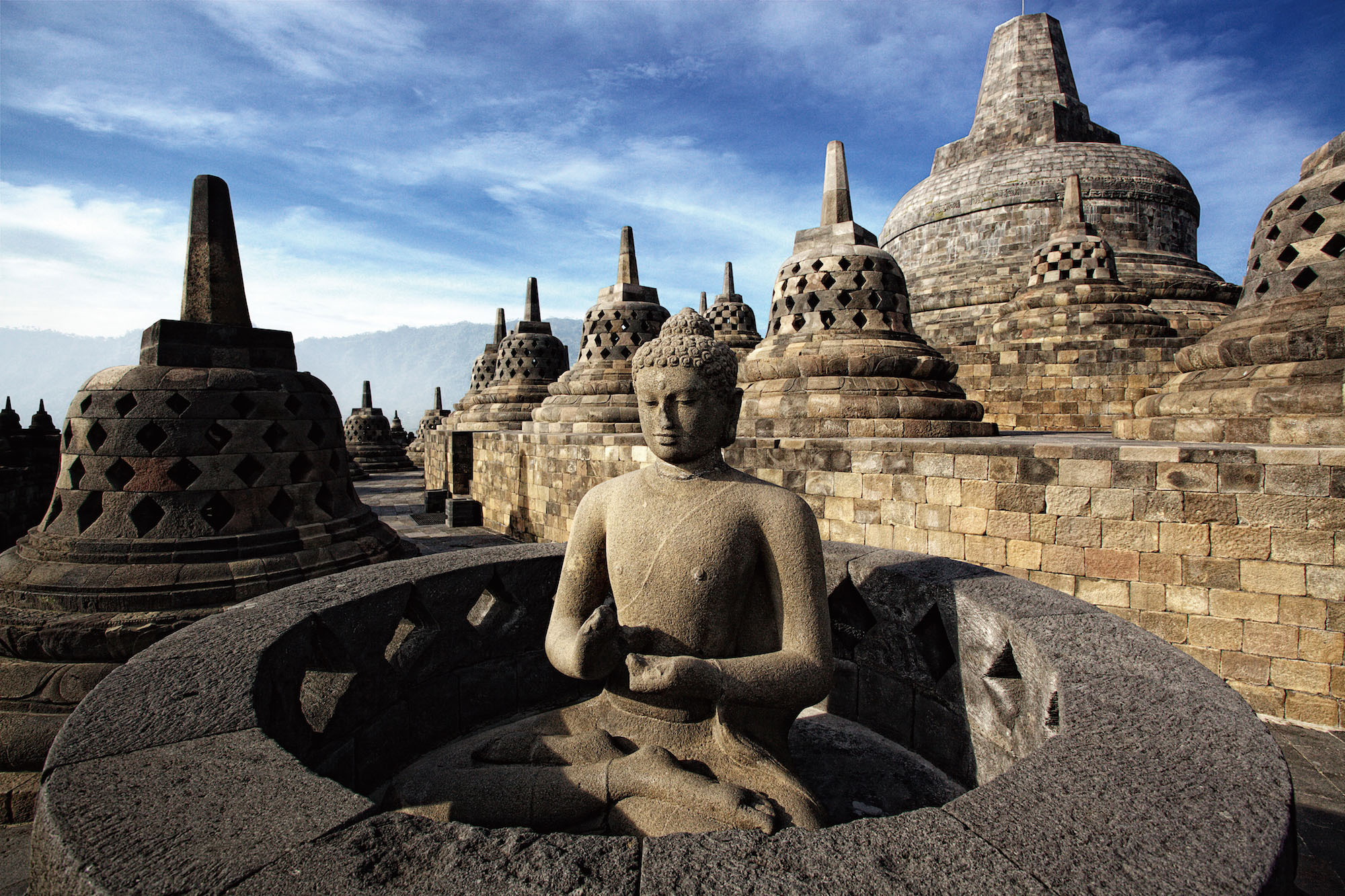 ボロブドゥール寺院 国名・インドネシア